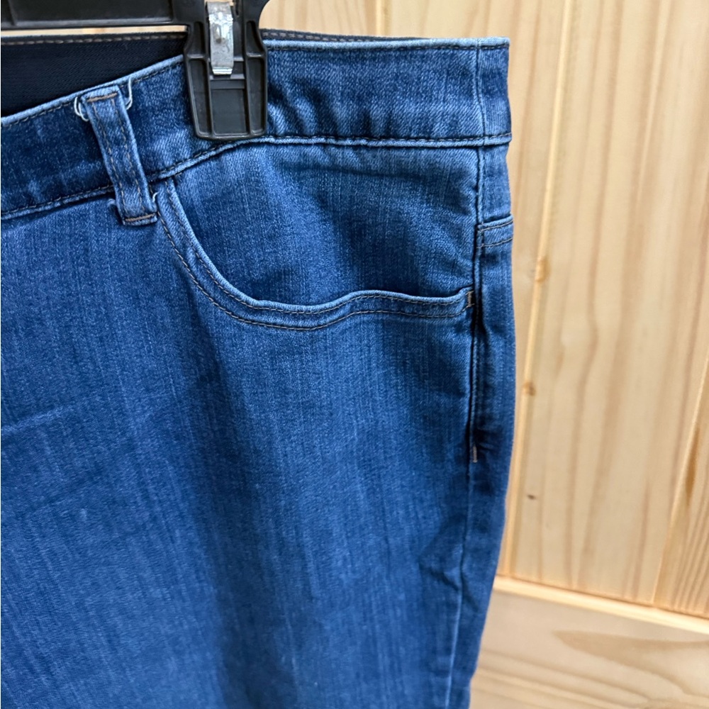 Plus Size Blue Stretch Women's Jeans - Picture 4 of 5